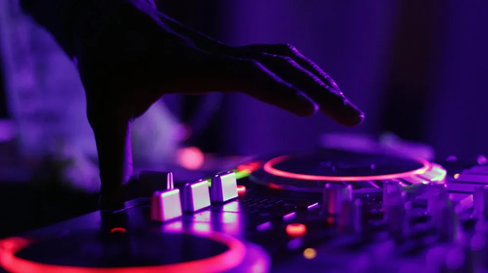 Waveform on screen highlighting the first fifteen seconds of a track