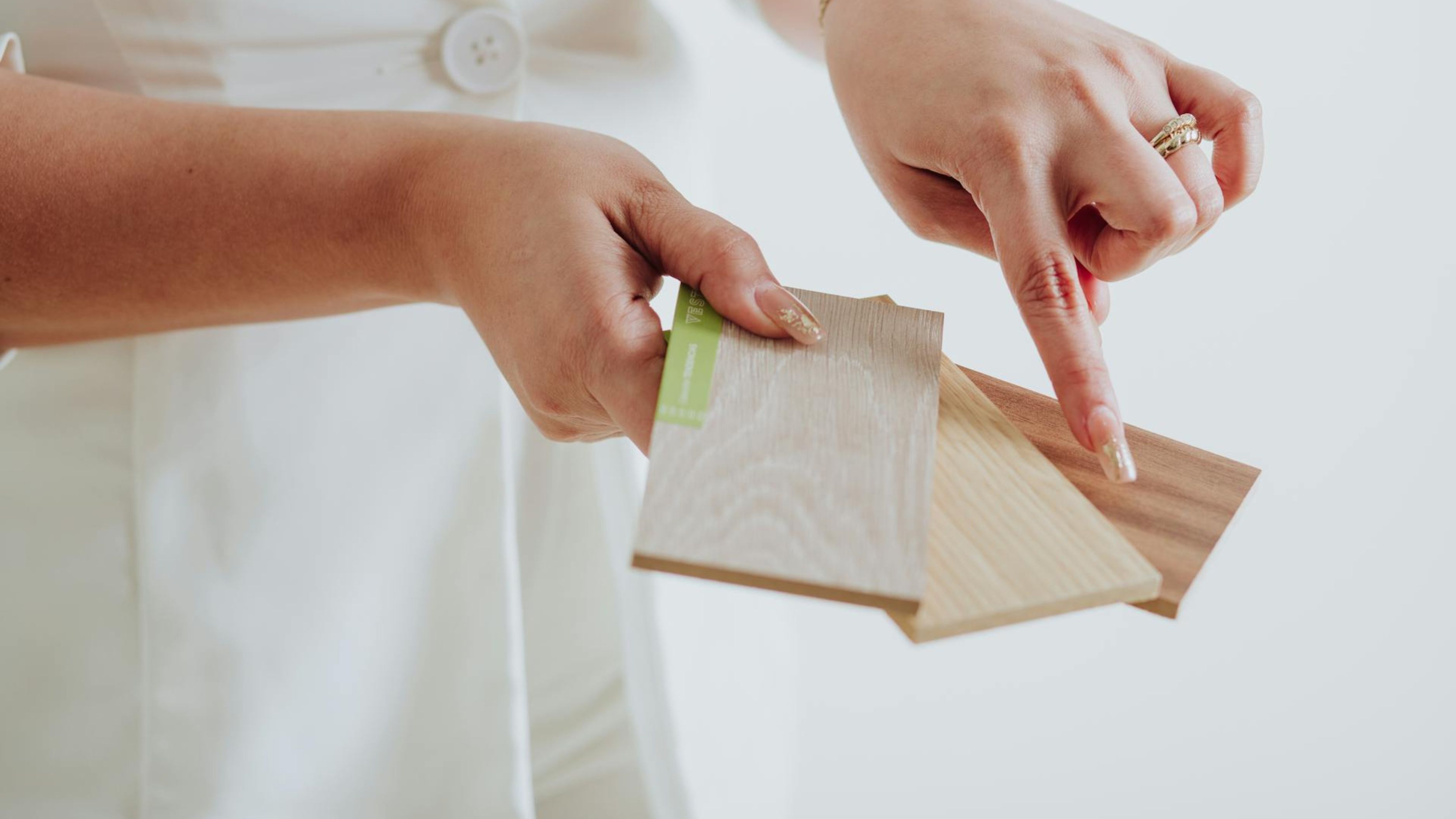 Which Flooring Should You Choose: Hardwood, Laminate, or Vinyl?