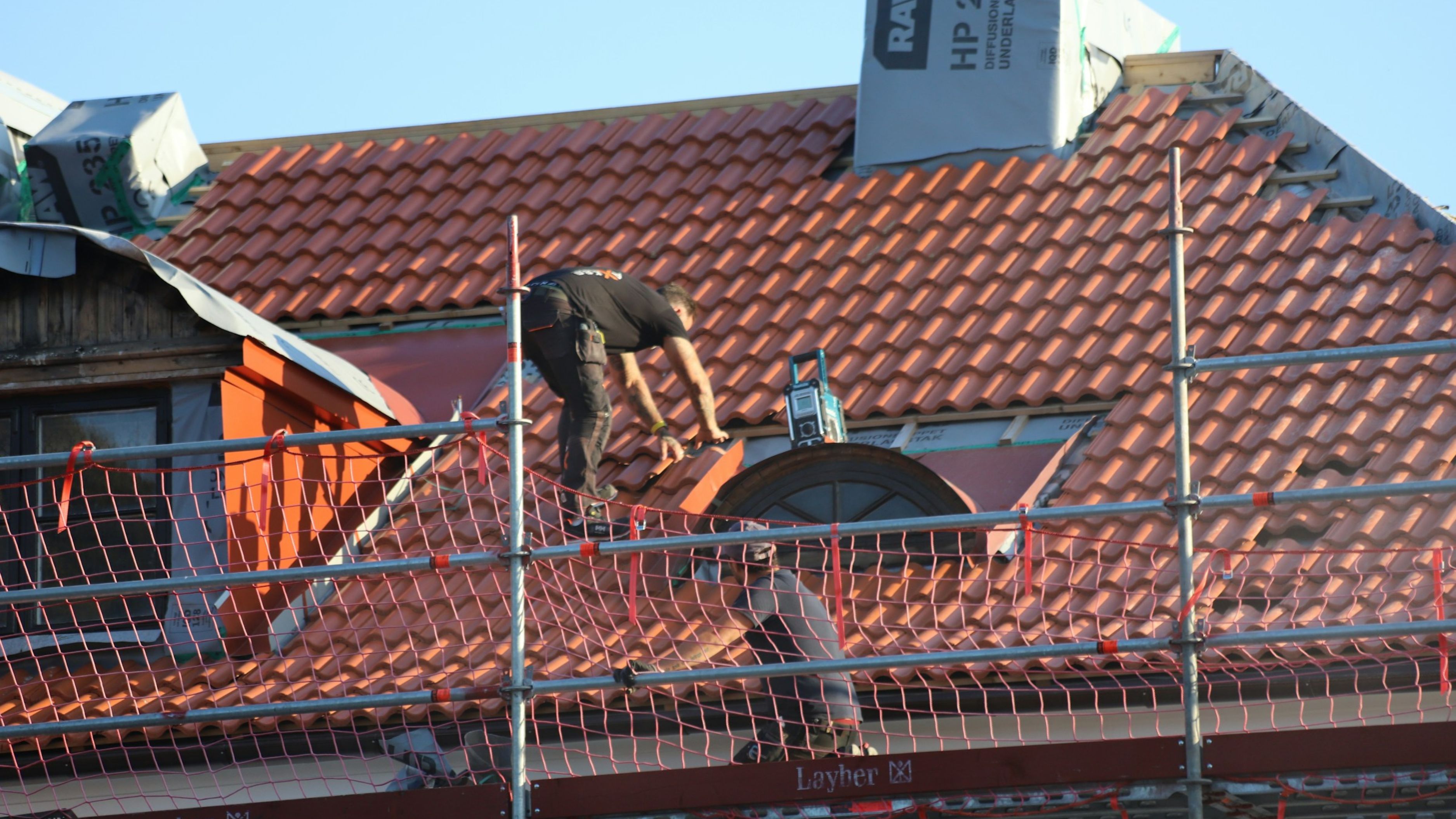 How to Spot Roofing Scammers (before They Spot Your Wallet)