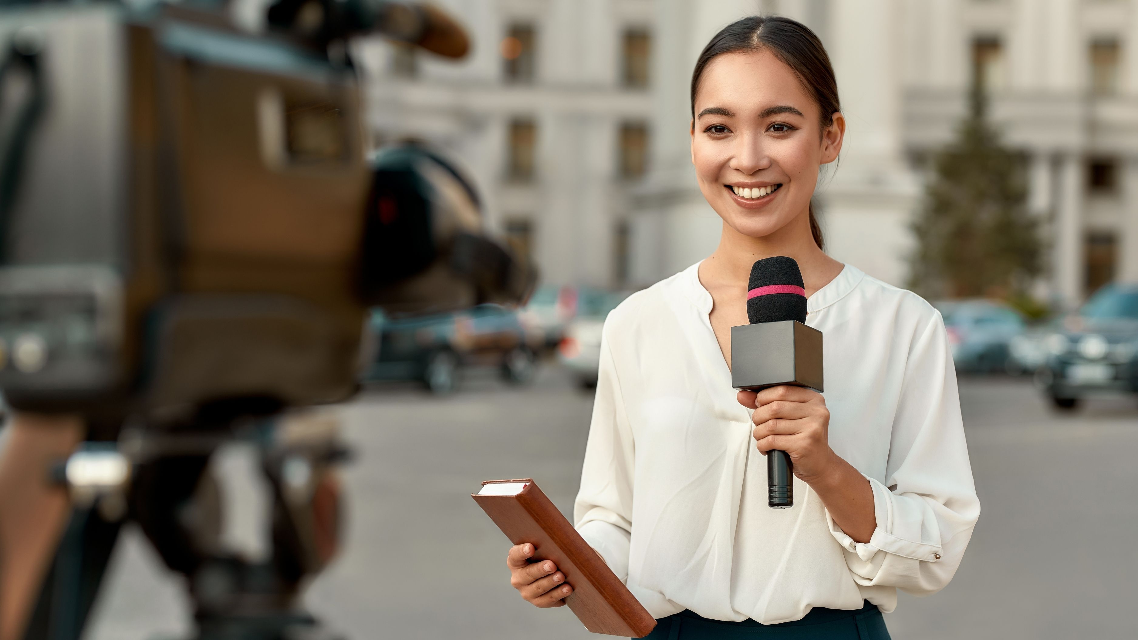 How to Watch Live News Streams Without a Tv or Cable Subscription