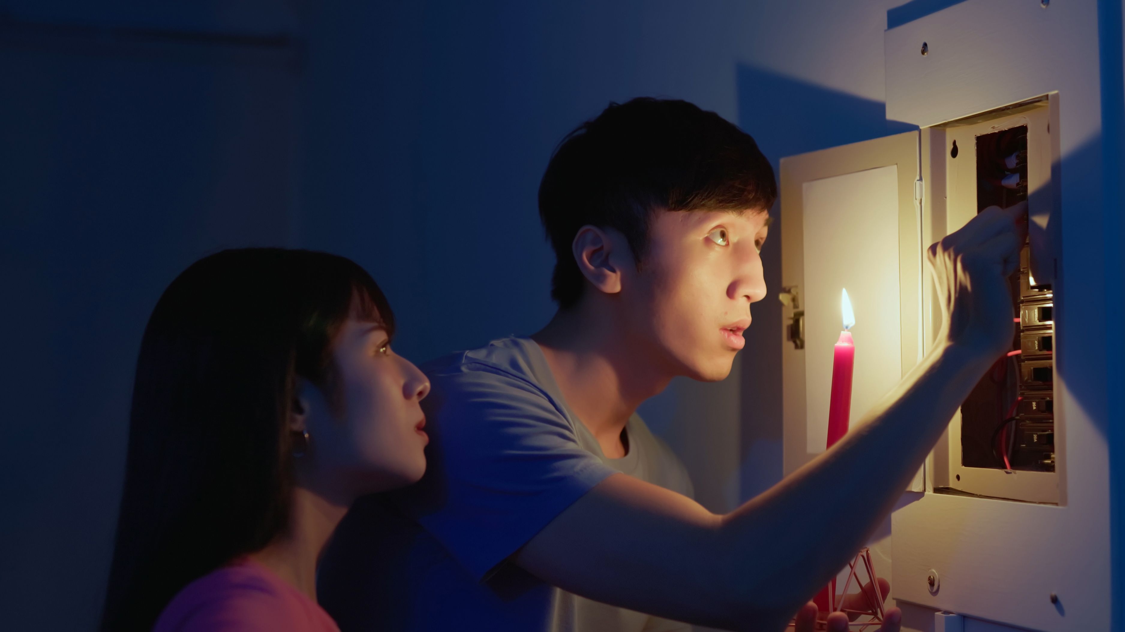 Why Does My Solar System Shut Down During a Power Outage?