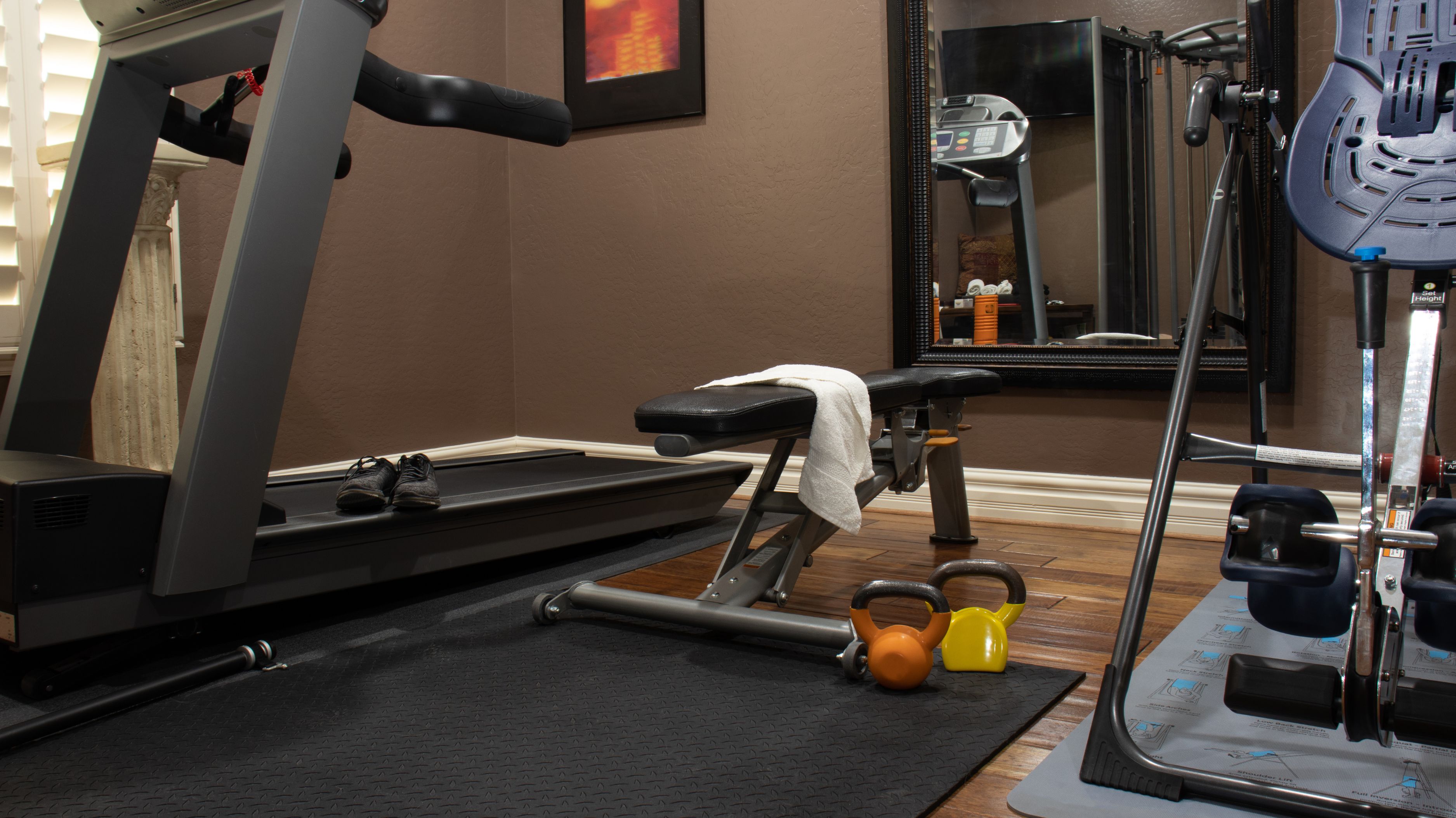 How to Turn a Spare Bedroom Into a Home Gym Without Damage
