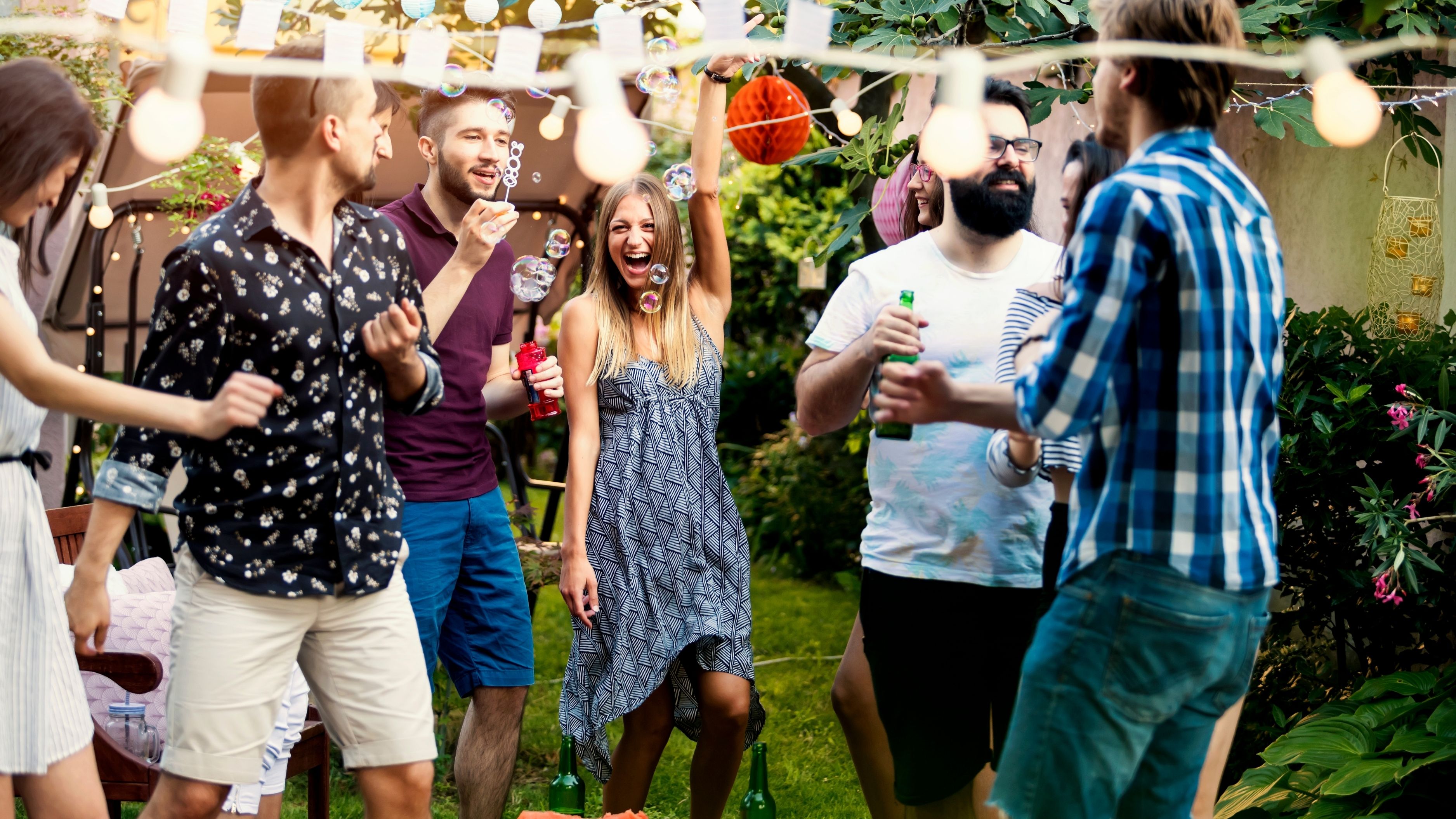 How to Host a Memorable Summer Party Without Overspending