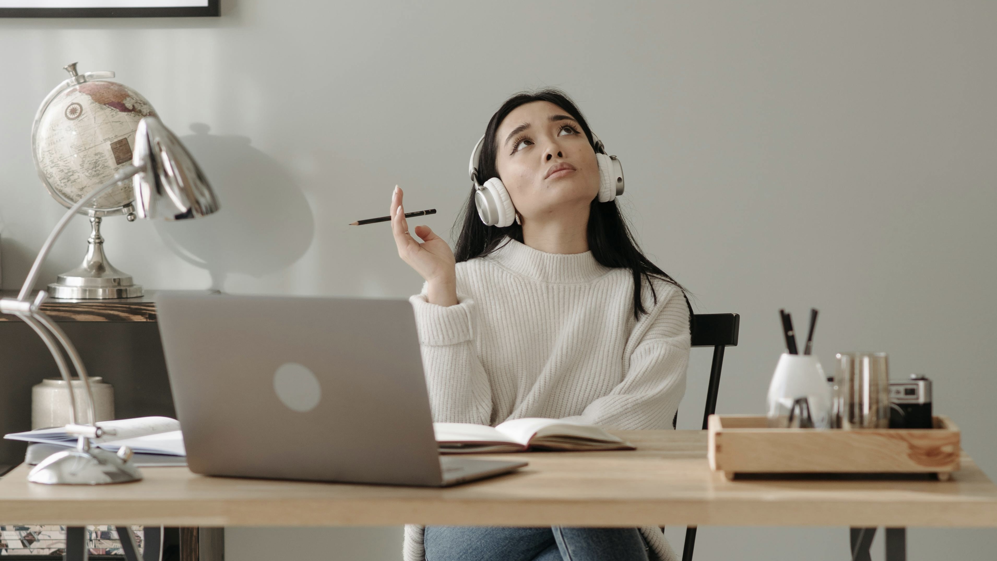 Student Shopping Essentials: Must-have Items for College Life
