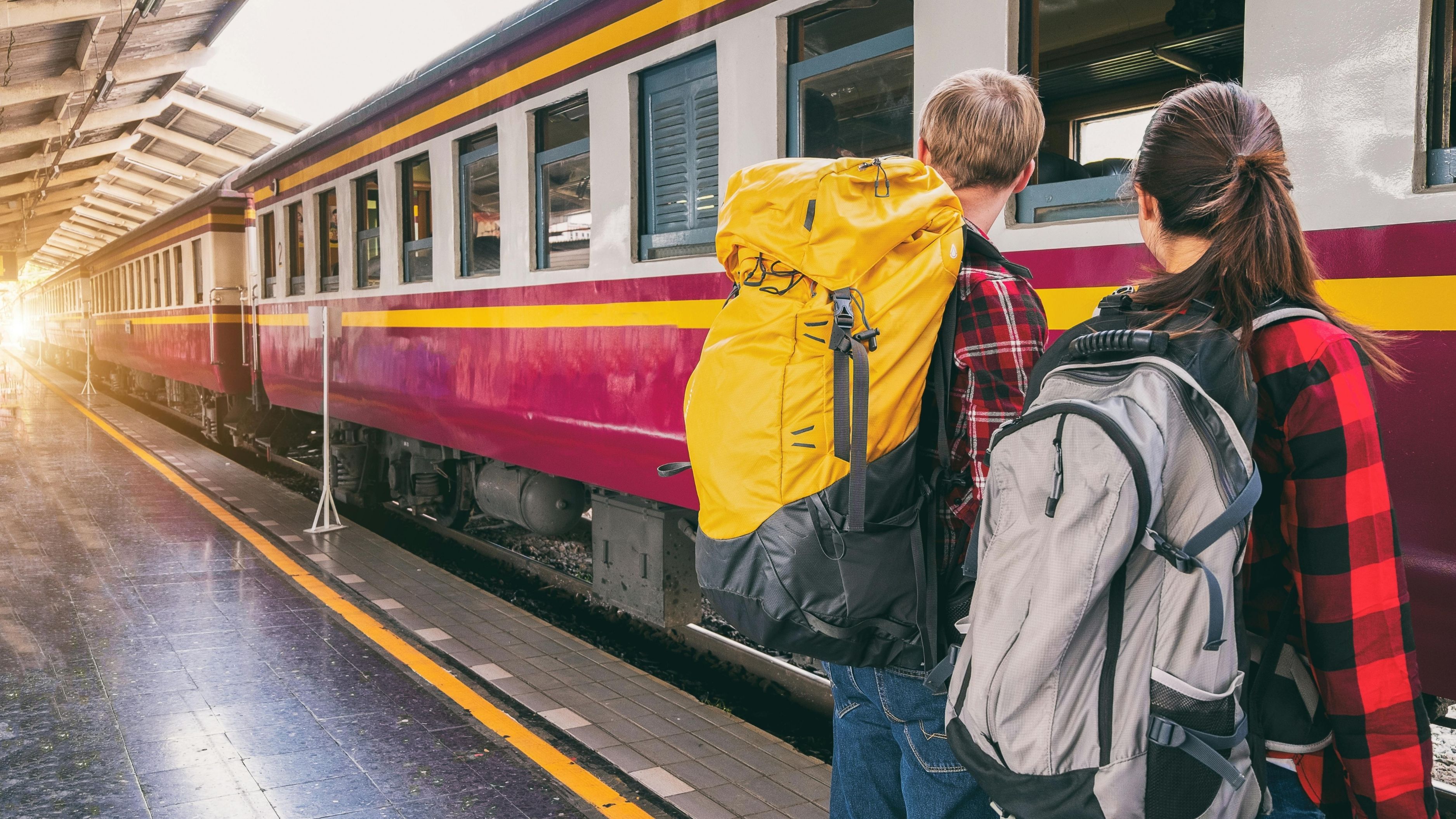 Top 10 Ways to Travel Full-Time Without Breaking the Bank