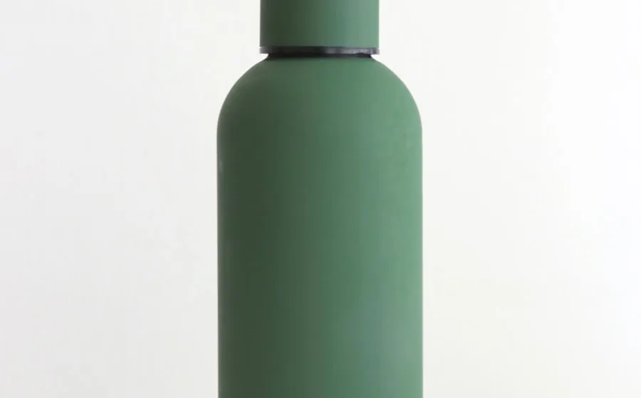 Lid design and cleaning access decide long-term hygiene.